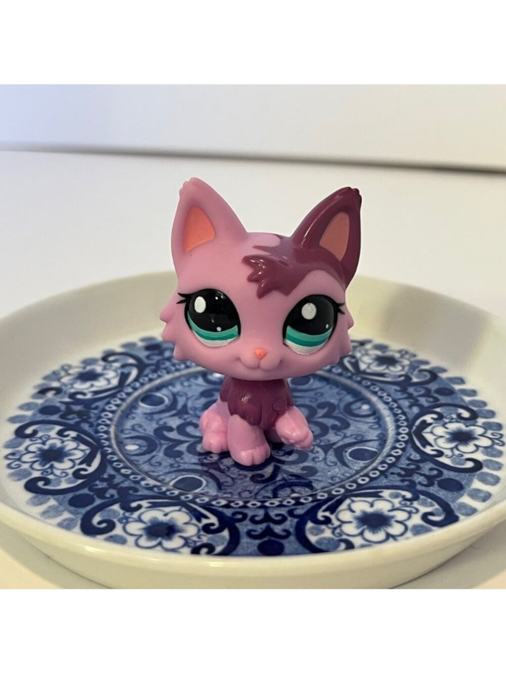 #2465 Authentic Easter Egg Pink Persian Wolf Cat Littlest Pet Shop LPS Figure